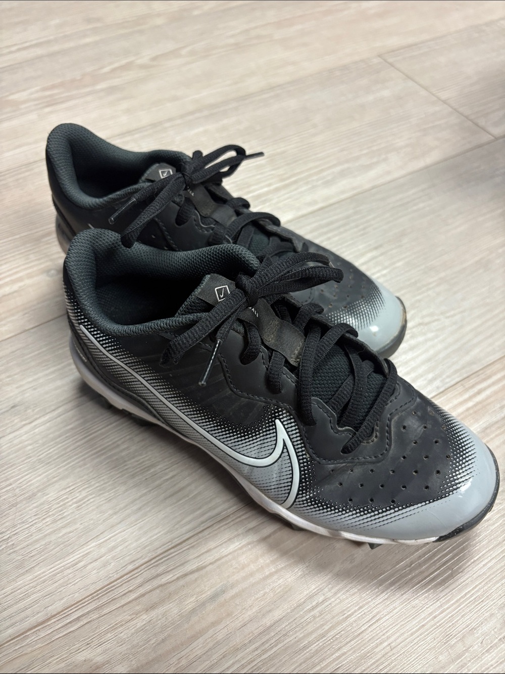 Nike Kids Black and Gray Training Sneakers